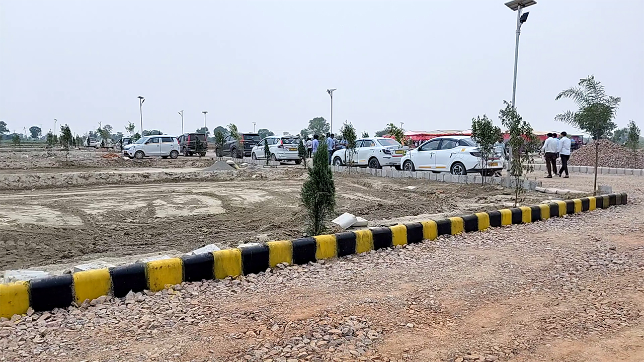 Plot Near Jewar Airport