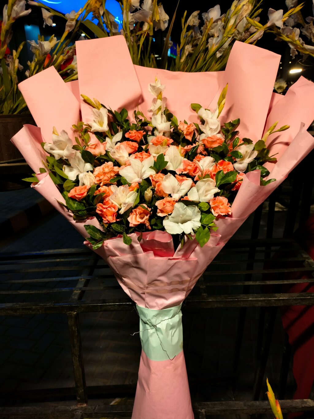 Flower Shop Faisalabad – Fresh Bouquets, Same-Day Delivery & Elegant Floral Gifts by Flower Wala