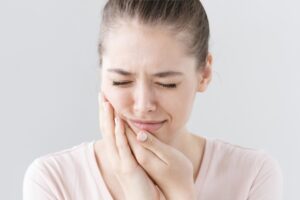 7 Best Remedies to Get Rid of Toothache at Night