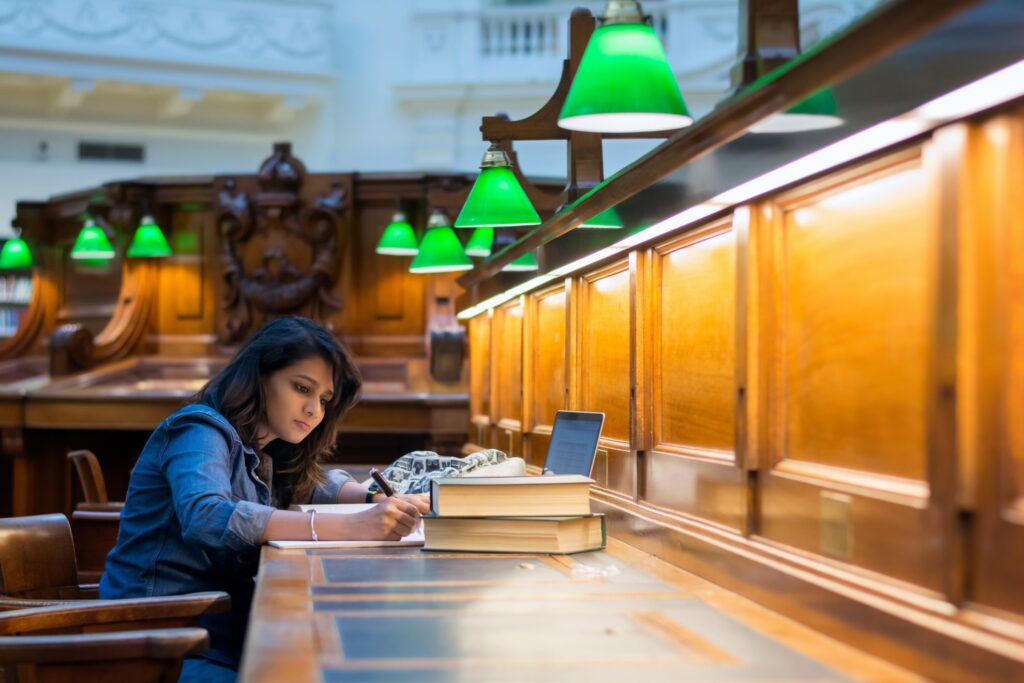 woman-working-table