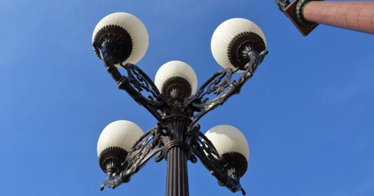 lighting poles supplier UAE