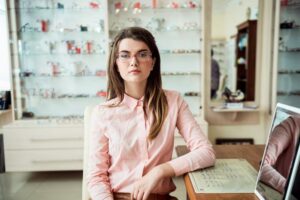 Finding the Perfect “Spects Shop Near Me”: A Complete Guide to Choosing the Right Eyewear Store