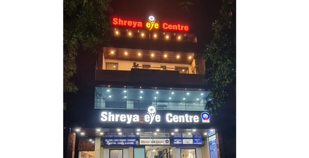 Eye Testing Centre in Ghaziabad – Shreya Eye Centre building exterior with illuminated signage at night