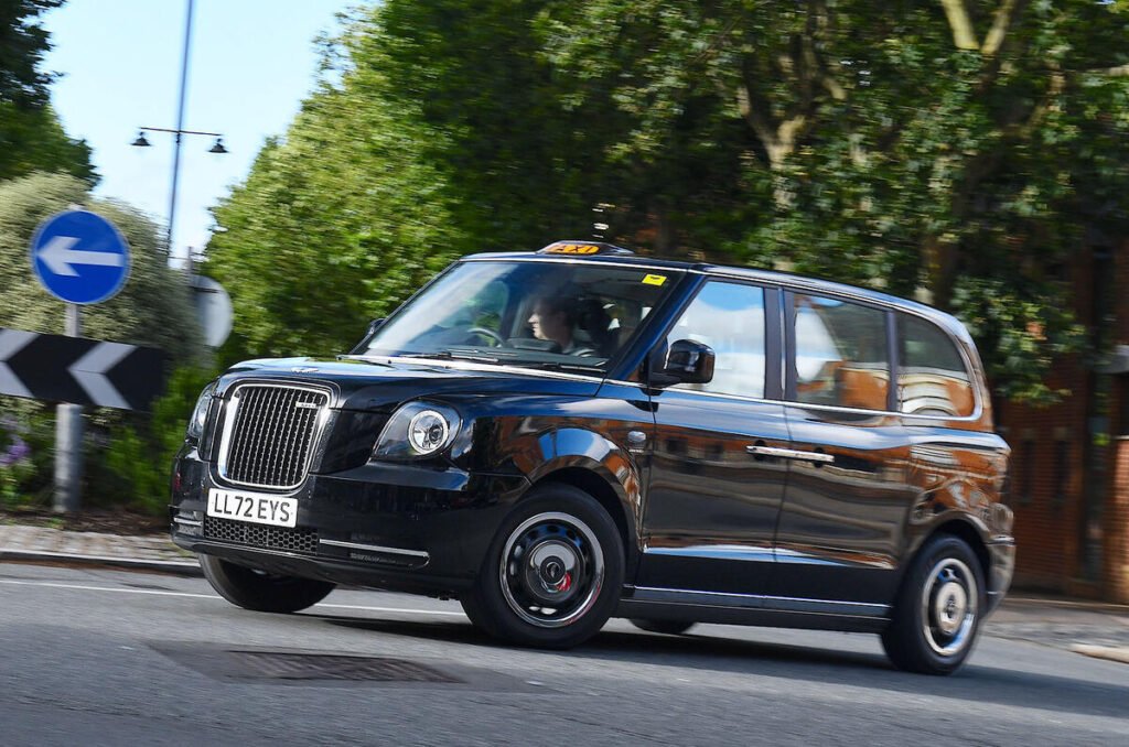 levc-tx-taxi-review-2023-01-action