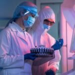 medium-shot-doctors-working-together-90kb