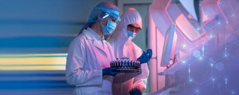 medium-shot-doctors-working-together-90kb
